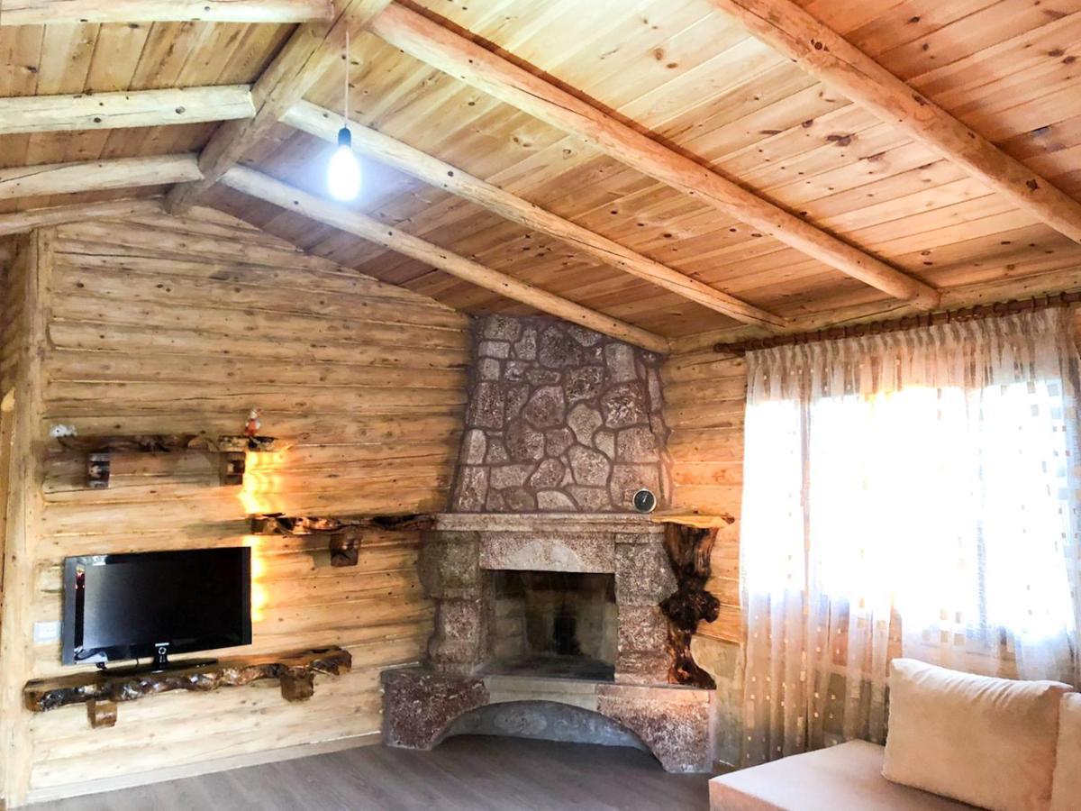 Kamenice Lodges Veis מראה חיצוני תמונה