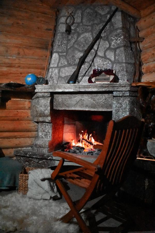 Kamenice Lodges Veis מראה חיצוני תמונה